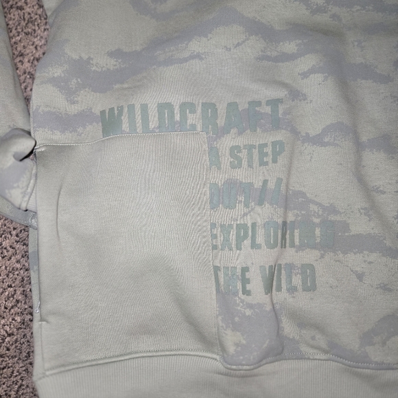 Men's Wildcraft Outdoor Green Sweatshirt - Picture 3 of 4